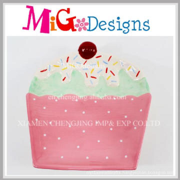 New Design Hand Made Ceramic Cake Shaped Plate and Dish